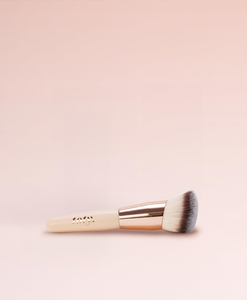 Toty by Sofia Vergara - Ilumina Brush - Angled Complexion & Foundation Blending Brush for Flawless Finish & Coverage - Densely Packed, Vegan, Super-Soft Bristles - For Cream or Liquid Foundation