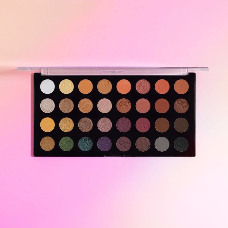 wet n wild Artistry Eyeshadow Makeup 32 Pan Palette, Highly-Pigmented Matte, Shimmer, Metallic Finishes, Long Lasting Builadble & Blendable Formula Cruelty Free & Vegan - Wild Heart