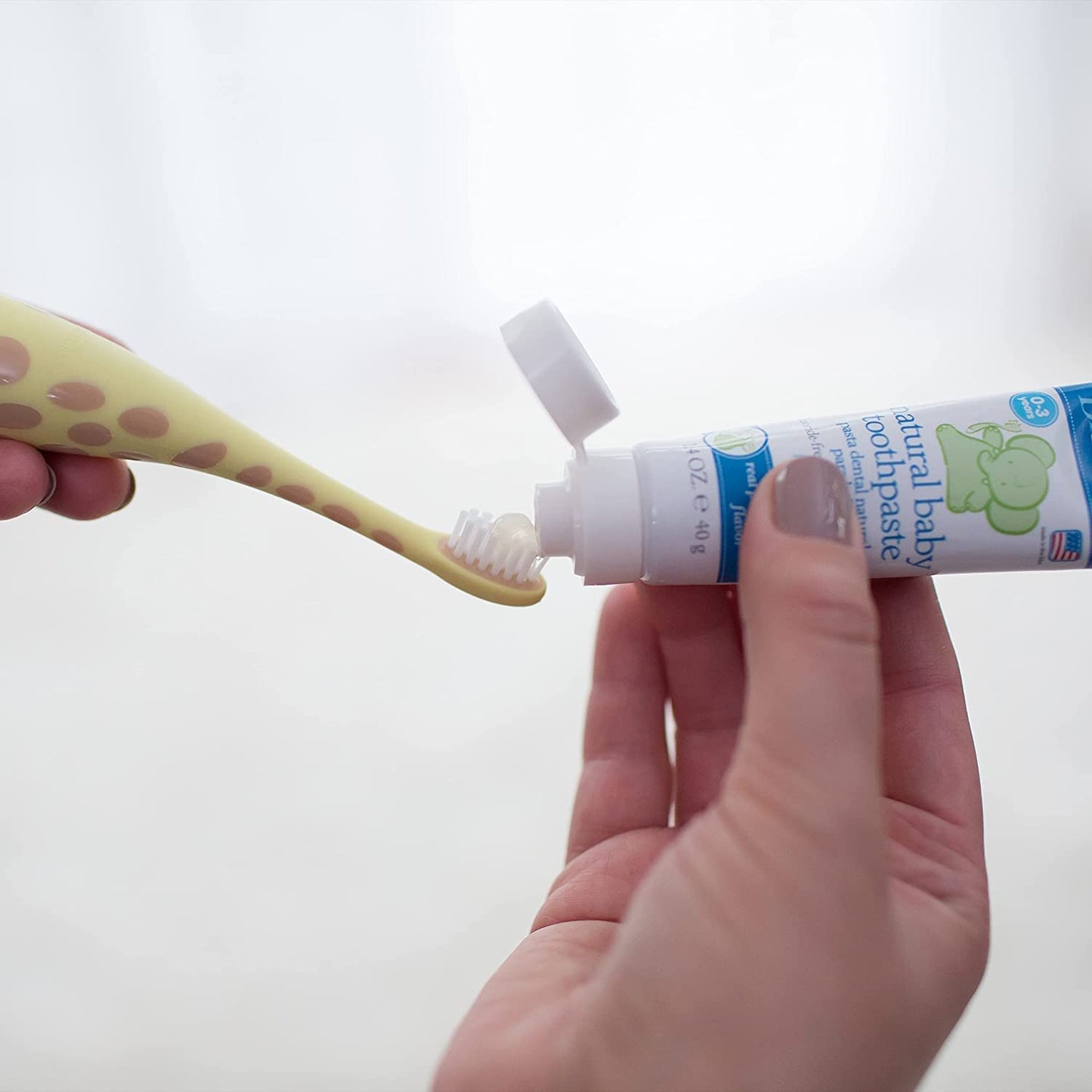 Dr. Brown's Infant-to-Toddler Training Toothbrush, Soft for Baby's First Teeth, Giraffe, 0-3 Years (Pack of 2)