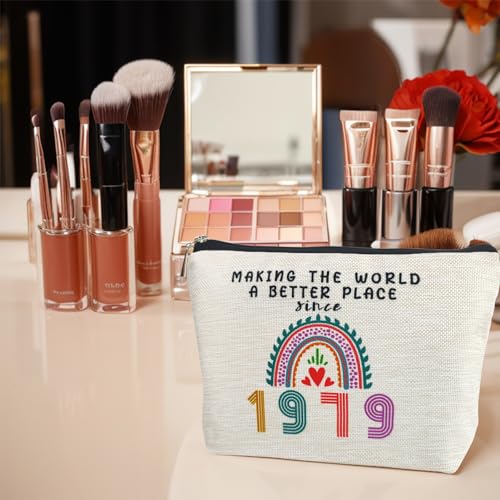 46th Birthday Gifts for Women Mom Her Makeup Bag, Funny Birthday Decorations Gift Ideas for 46 Year Old Grandma, Wife, Sister, Anniversary 1979 Gifts for Mothers Day, Christmas, Cosmetic Travel Bags