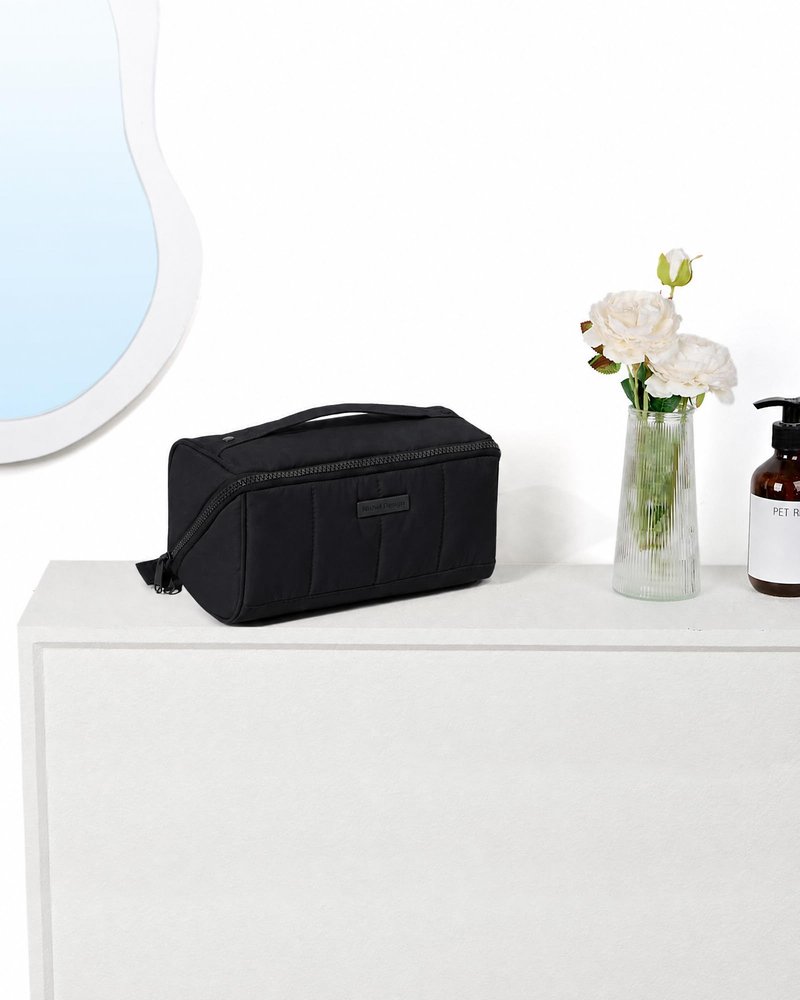 NISHEL Travel Makeup Bag for Women, Fluffy & Lightweight Open Flat Cosmetic Organizer with Multiple Functional Divider for Brush Independent Storage, Handle for Easy Portability, Black
