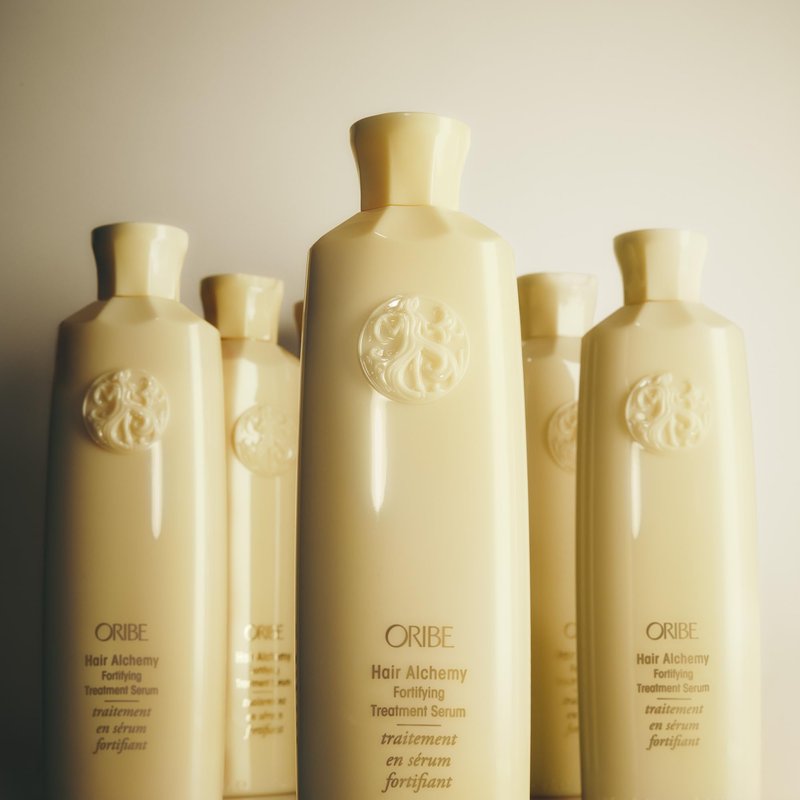 Oribe Hair Alchemy Fortifying Treatment Serum | Strengthening Leave-In Hair Serum | Heat Protectant That Reinforces Weak Hair, Prevents Breakage, and Protects from Damage | 5.9 oz