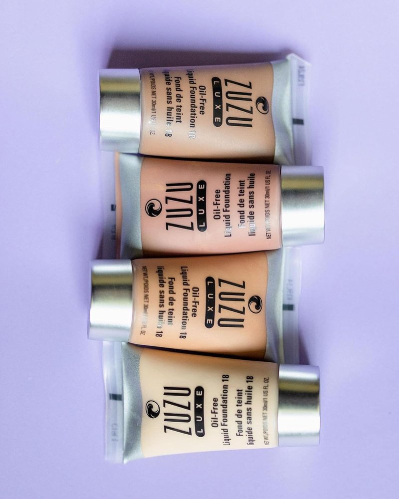 Zuzu Luxe Oil-Free Liquid Foundation - Natural Finish, Infused with Vitamins A & E | 1 fl oz, Vegan & Paraben-Free