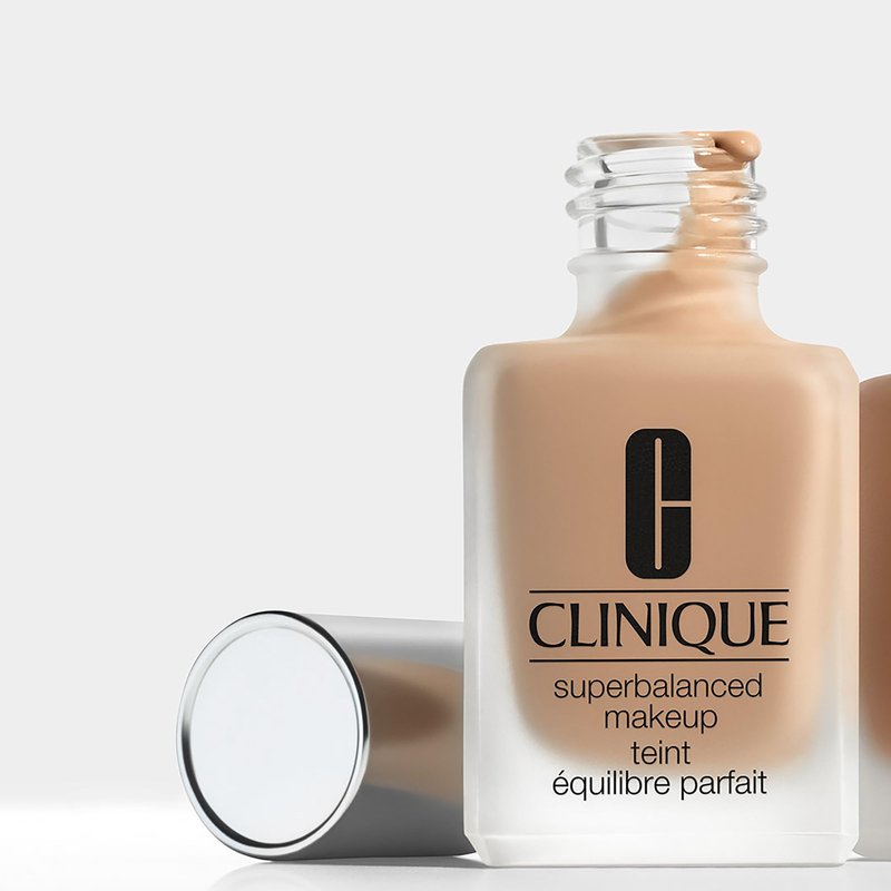 Clinique Superbalanced Oil Free Liquid Foundation Makeup For Dry to Oily Skin Types | Hydrating + Moisturizing | Moderate Coverage + Natural Finish, Linen, 1 Fl Oz