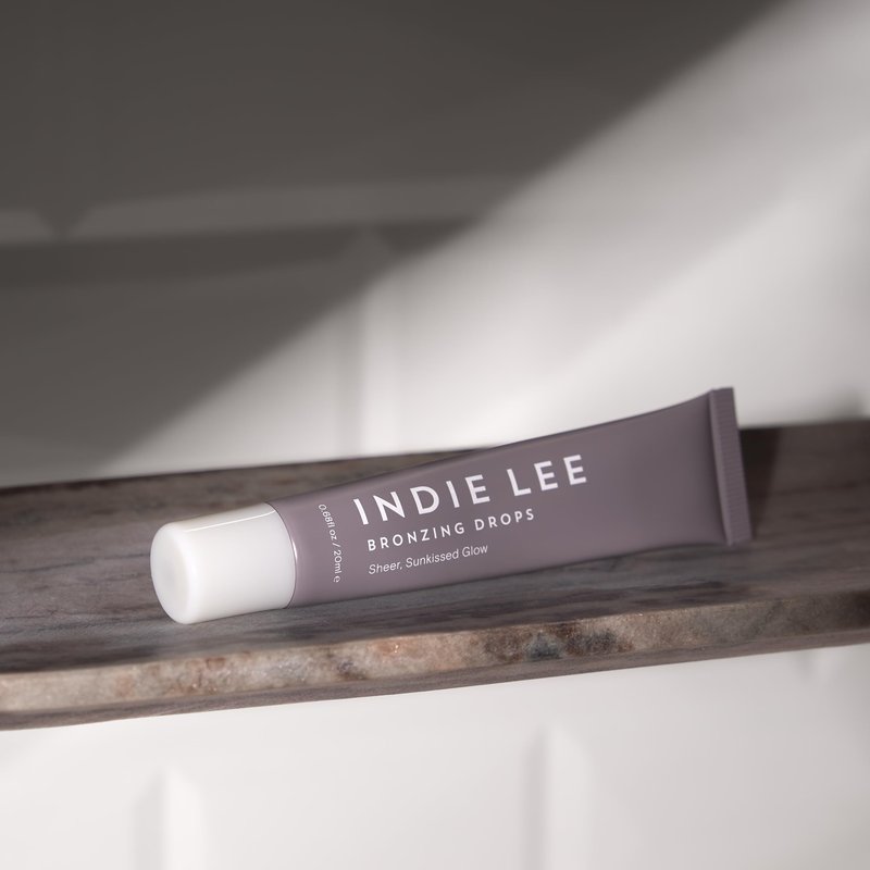 Indie Lee Bronzing Drops for Face & Body - Hydrating Face Makeup for a Sheer Glow - Liquid Bronzer & Highlighter with Niacinamide & Squalane - Universal Shade for All Skin Tones (0.67 Fl oz)