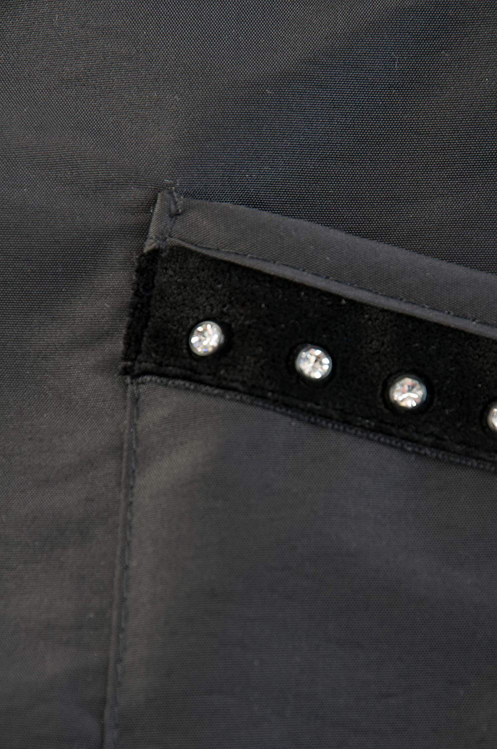 Betty Dain Glitz Salon Stylist Apron, Stylish, Lightweight, Versatile Color with Rhinestone Accents, Wrinkle Free Poly Nylon for Durability, Bottom Zipper Pockets, Adjustable Neck Closure, Black