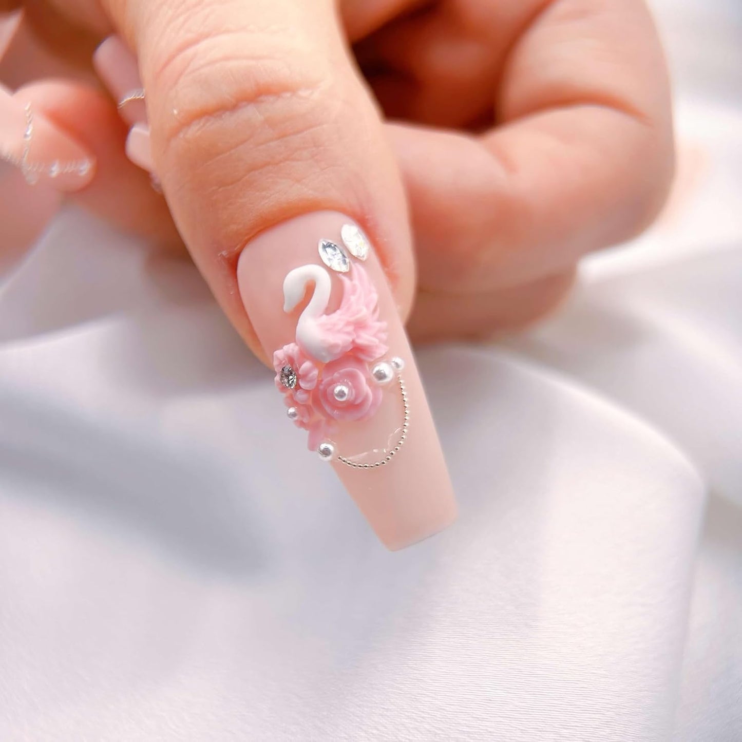 White Wedding 3D Flower Press-On Nails | Reusable Coffin Nails for Women - 20pcs (Pearl Romance, L)