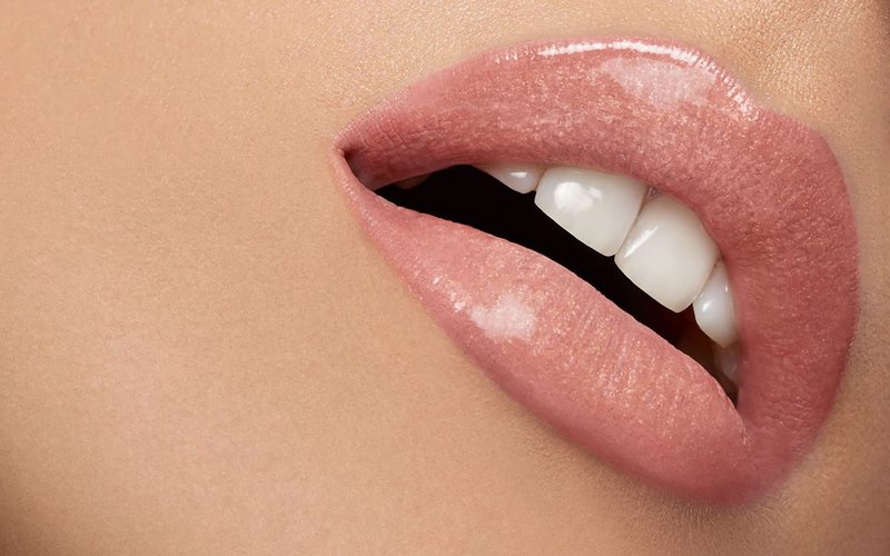 Pupa Milano Miss Lipstick - Creamy, Ultra Pigmented Color For Lips - Nourishing Formula - Crystal-Effect Lipstick - Ultimate Boost Of Volume And Hydration - 101 Nude Rose - 0.071 OZ