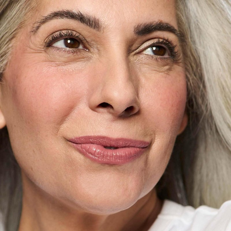 Classic Lipstick - No Makeup Makeup Crème | Sheer-to-Bold Hydration & Satin Finish, Pink 02