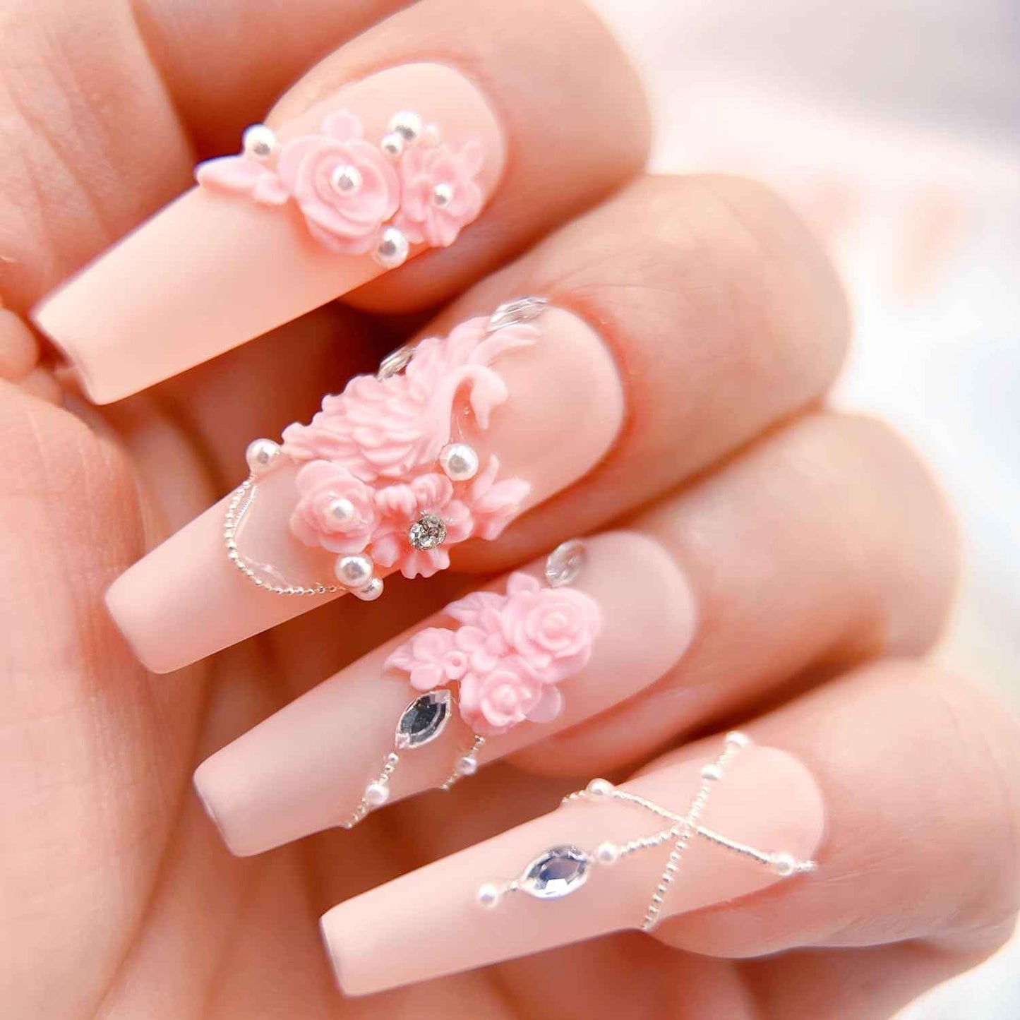 White Wedding 3D Flower Press-On Nails | Reusable Coffin Nails for Women - 20pcs (Pearl Romance, L)