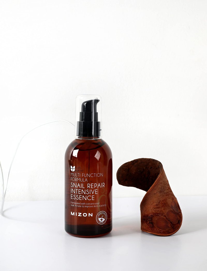 MIZON Snail Repair Intensive Essence with Snail Mucin Adenosine Hyaluronic Acid Centella Asiatica for Face Improves Fine Lines Treatment Smooth Skin Korean Skincare (3.38 fl oz)