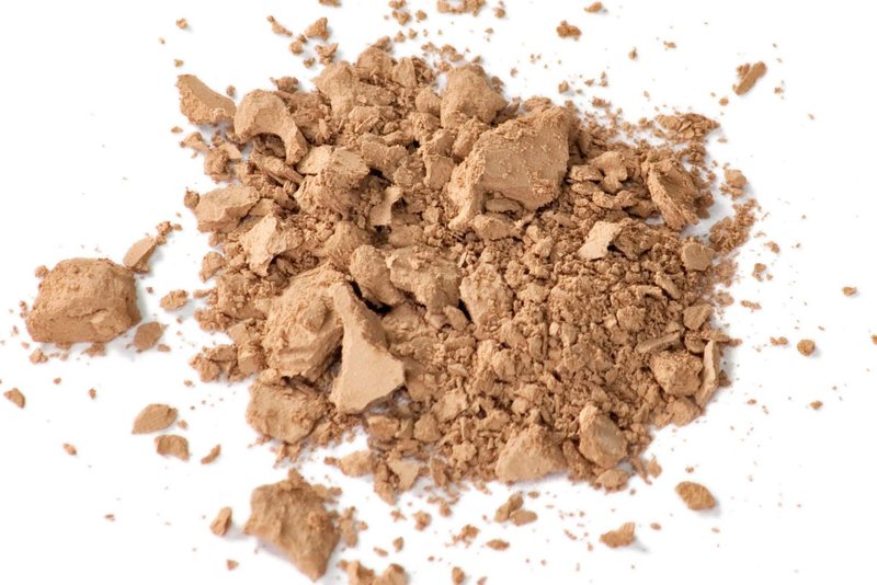 ZUZU LUXE Mosaic Illuminator (Medium - Medium to Tan/Neutral Undertones), Multi-pigmented, Natural, Paraben Free, Vegan, Gluten-Free, Cruelty-Free, Non GMO, 0.32 oz.