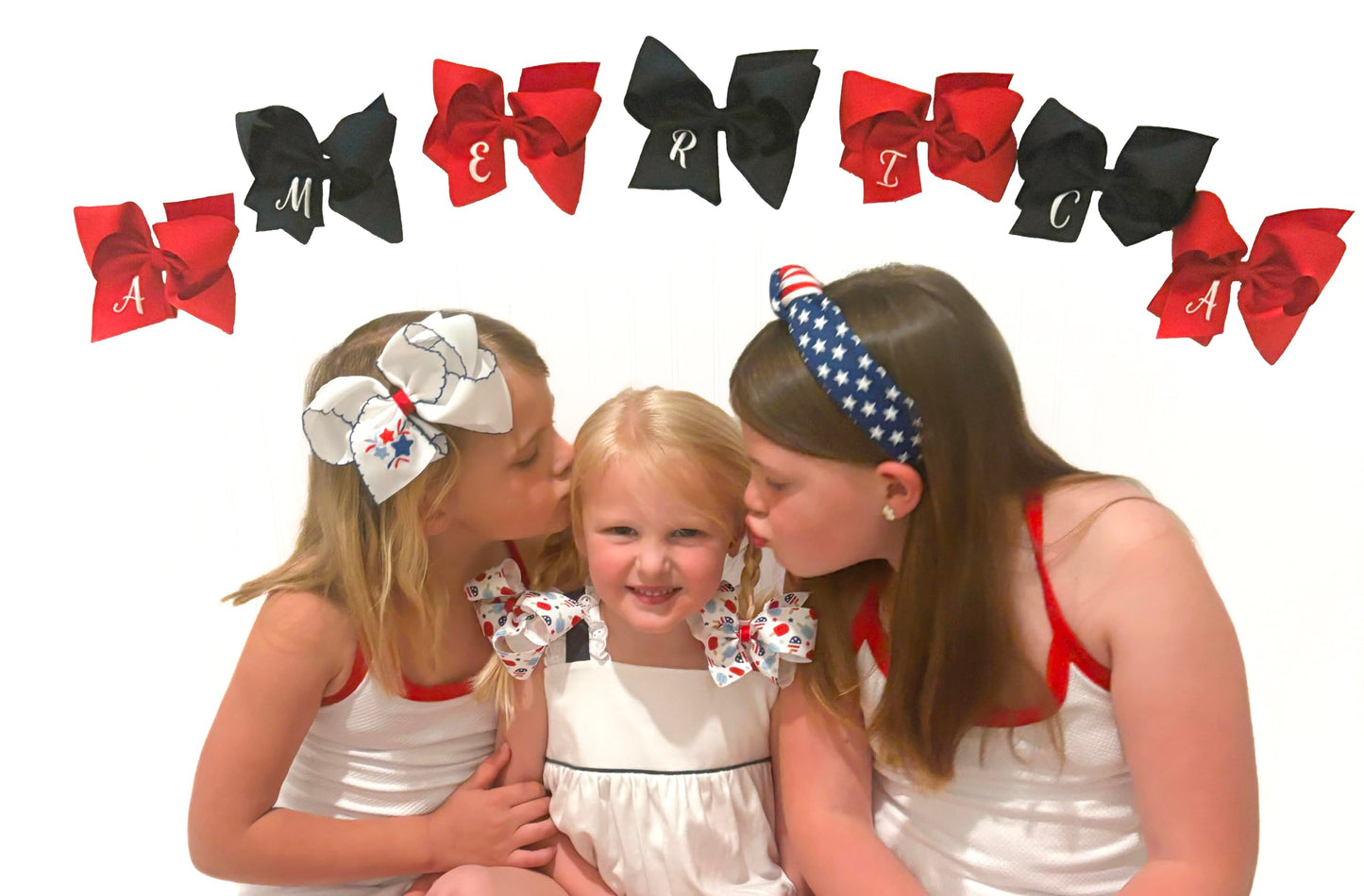 Wee Ones Girls' Grosgrain Hair Bow with Moonstitch Edge and Patriotic Firework Embroidery, King
