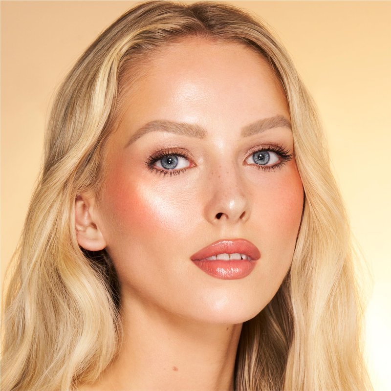 Charlotte Tilbury Beautiful Skin Blush for Cheeks & Lips - Multi-Use Cream Makeup for a Dewy, Sun-Kissed Glow - Infused with Moisturizing Vitamin E - Beach Peach Glow