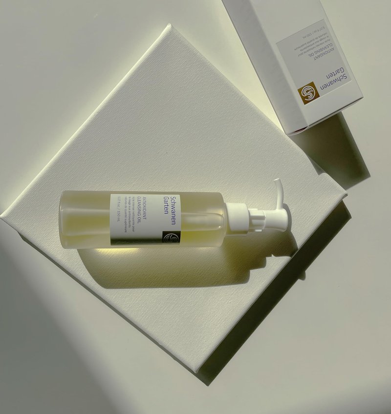 Schwanen Garten Cleansing Oil 5.07oz / 150ml - Gently oil-based deep cleanser, Makeup Remover, Organically grown & Handpicked ingredients, Vegan, Clean beauty