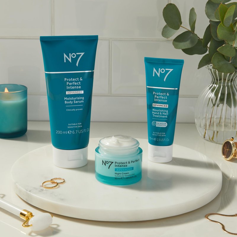 No7 Protect & Perfect Intense Advanced Body Serum - Anti Aging Serum with Hyaluronic Acid & Argan Oil - Collagen Peptide Skin Firming Body Moisturizer (6.7 oz)