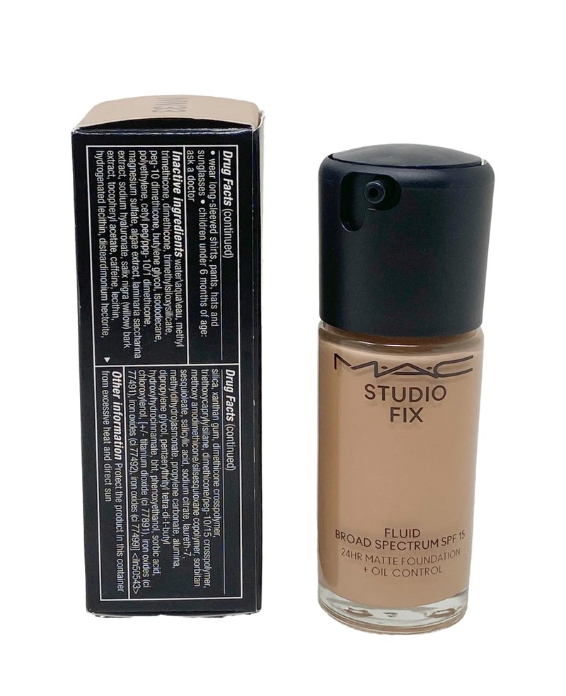 MAC Studio Fix Fluid SPF15 24hr Matte Foundation + Oil control - NW33 (1 Fl Oz)
