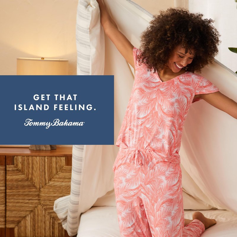 Tommy Bahama - Women's Pajama Set, Short Sleeve T Shirt with Cropped Pants for Sleep or Lounge (Coral Palms, Small)