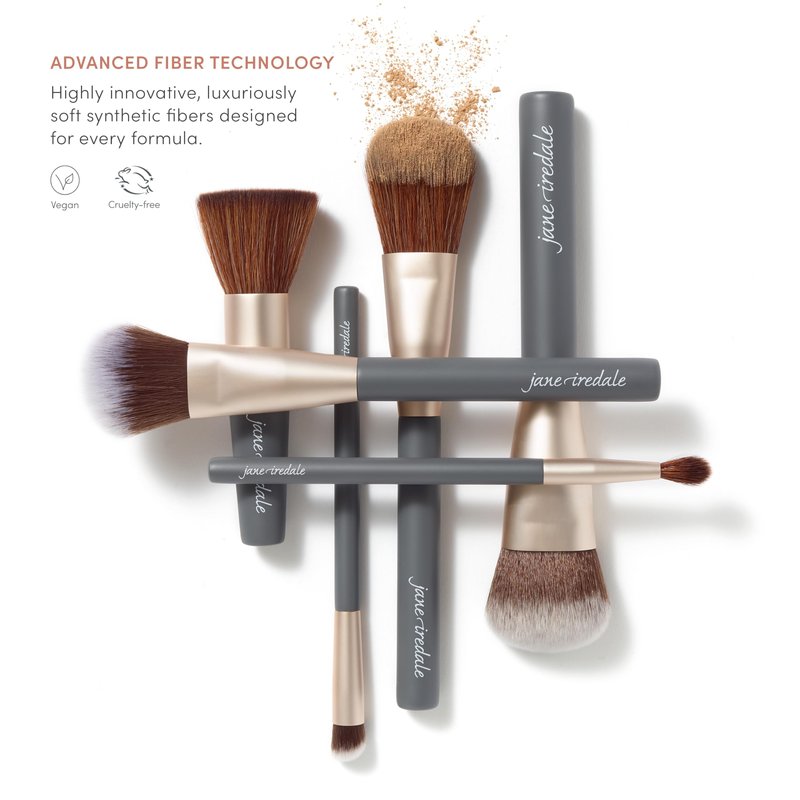 jane iredale Pro Series Liquid Complexion Brush, Medium, Flat Cosmetic Brush for Allover Application of Cream & Liquid Makeup, Vegan, Cruelty Free
