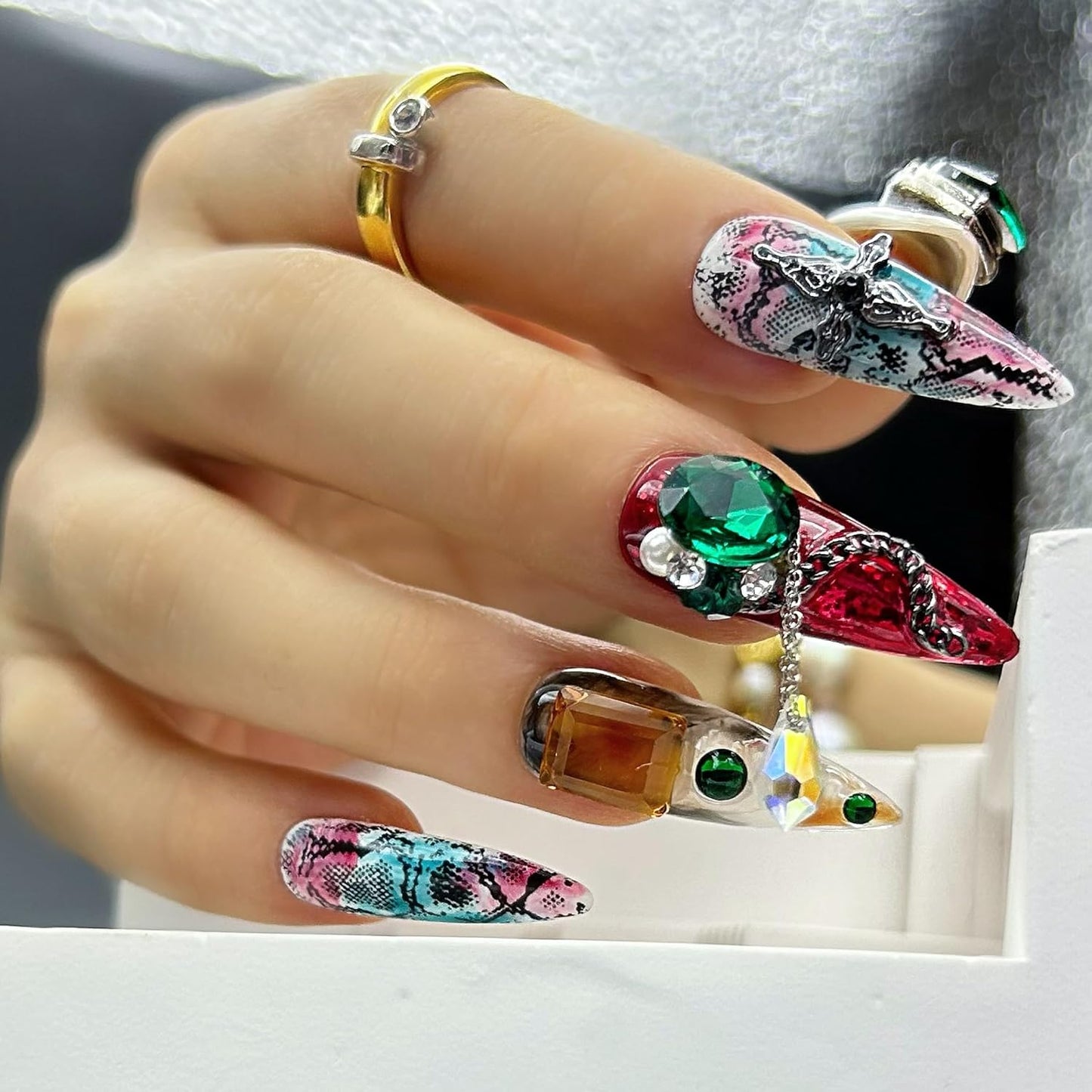 Luxury Handmade Almond Press-On Nails - Reusable Halloween Goth Style (10pcs, Red Spider)