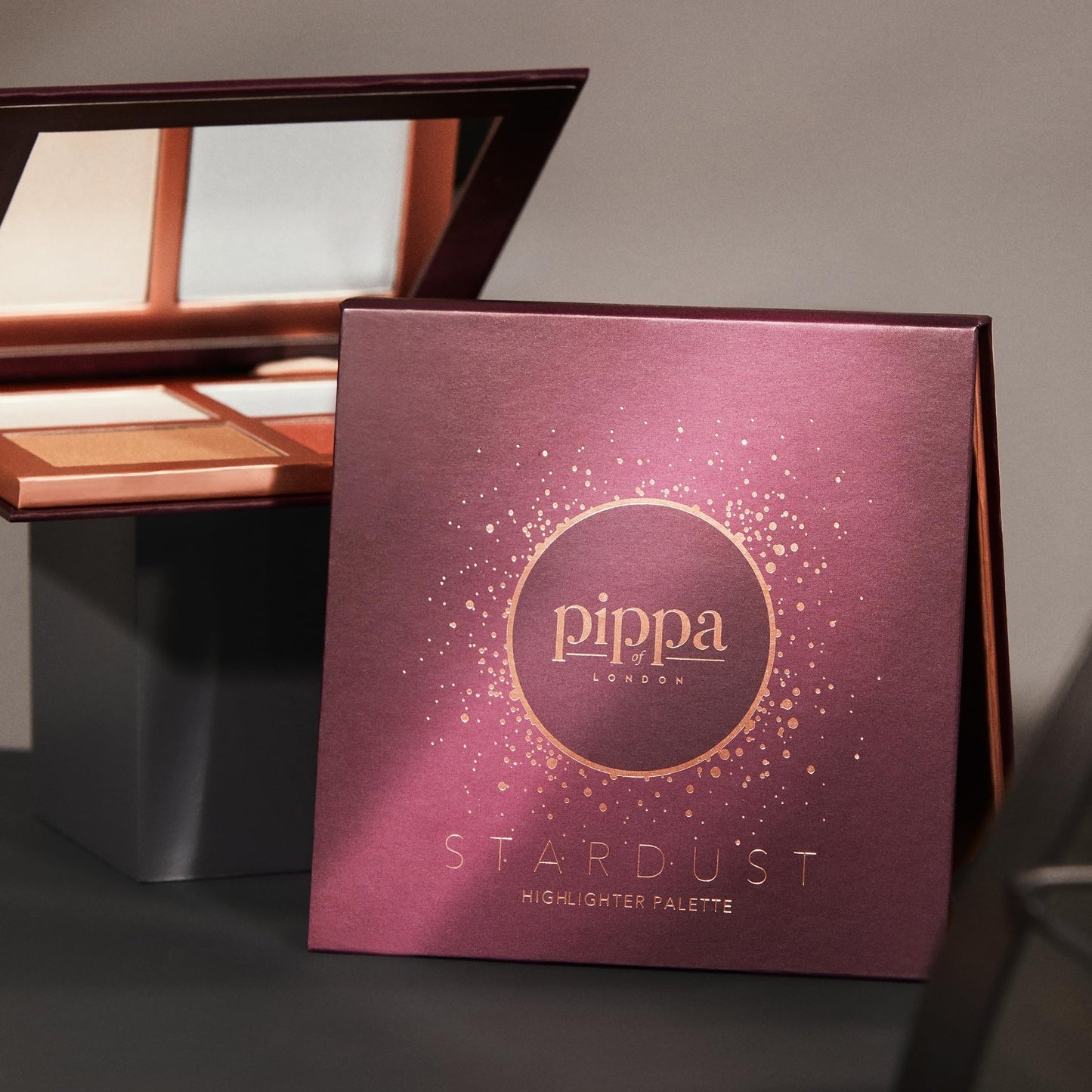 Pippa of London Stardust Highlighter Palette 382 Make Up for Cheeks and Face with 4 Luxury Highlighters in a Rose Copper Case with Mirror