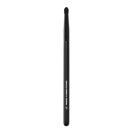 e.l.f. Smudge 'N Smoke Eyeliner Brush, Multi-Use Eyeshadow & Eyeliner Brush For Creating A Perfect Smoky Eye, Vegan & Cruelty-Free