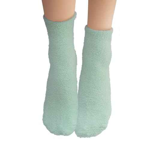 Earth Therapeutics Aloe Vera Socks ? Infused w/Aloe Vera & Vitamin E ? Helps Dry Feet, Calluses, Dead Skin ? Use w/Lotion ? Green/Confetti ? 2 Pairs