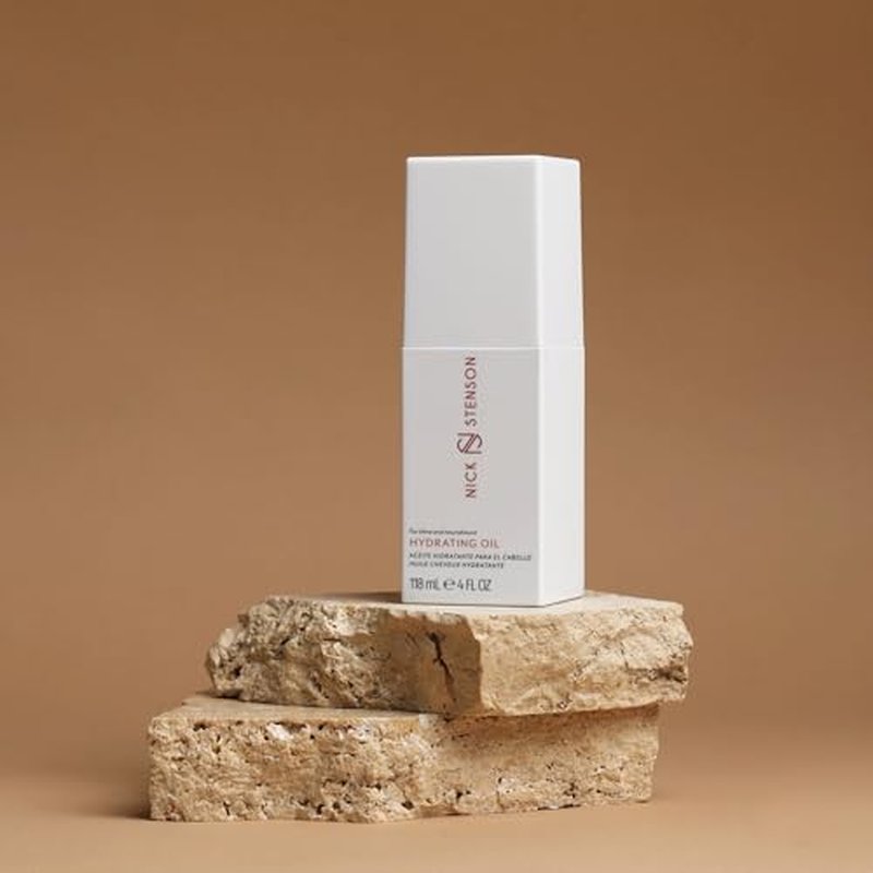 Hydrating Oil, Seals in Moisture while Smoothing Outer Layer of Hair & Adds Shine ? Formulated with Baobab, Kale & Neem ? Cruelty Free, Color-Safe Vegan, BPA-Free ? 4 oz