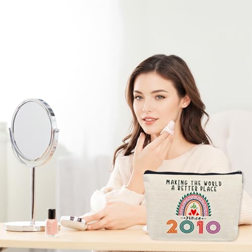 15 Year Old Girl Gift Ideas, 15th Birthday Gifts for Teenage Girls, Funny 2010 Birthday Decorations Makeup Bags for Sister, Daughter, Niece, Christmas, Best Cosmetic Travel Pouch for Teen Girls Stuff