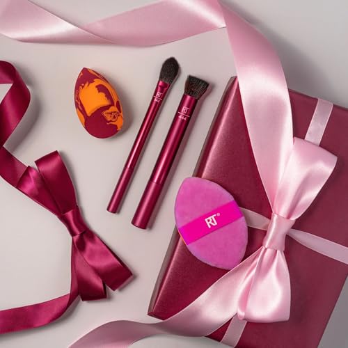 Real Techniques Merry Must-Haves Holiday Gift Set, 4 Piece Brush & Sponge Set for Foundation, Cheeks & Powder, Stocking Stuffer, Gift for Her, Cruelty-Free & Vegan