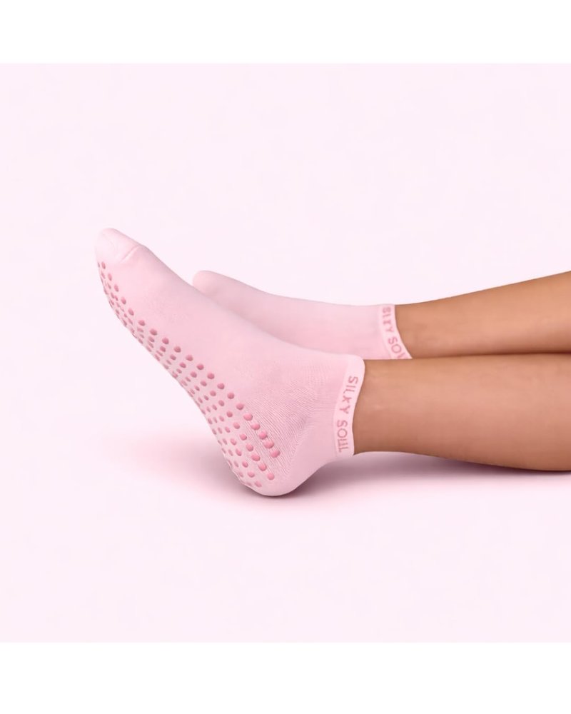 Moisturizing Socks for Dry Feet & Cracked Heels – Silky Soul Silicone Infused Hydrating Foot Care Socks with Tincture, Reusable Overnight Foot Repair & Heel Softening Treatment