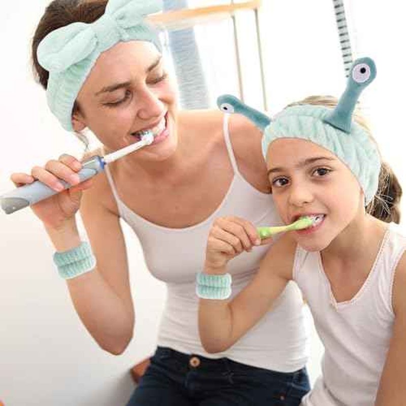 Spa Headband and Wristband Set Skincare Makeup Headband Bowknot Snail Headbands Wrist Bands for Washing Face Cute Animal Face Wash Head Band for Women Girls (Green)