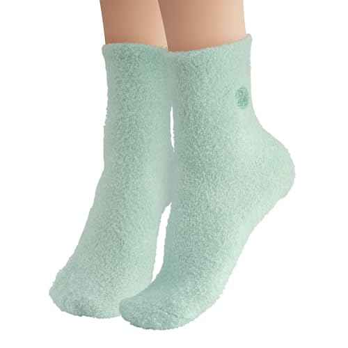 Earth Therapeutics Aloe Vera Socks ? Infused w/Aloe Vera & Vitamin E ? Helps Dry Feet, Calluses, Dead Skin ? Use w/Lotion ? Green/Confetti ? 2 Pairs