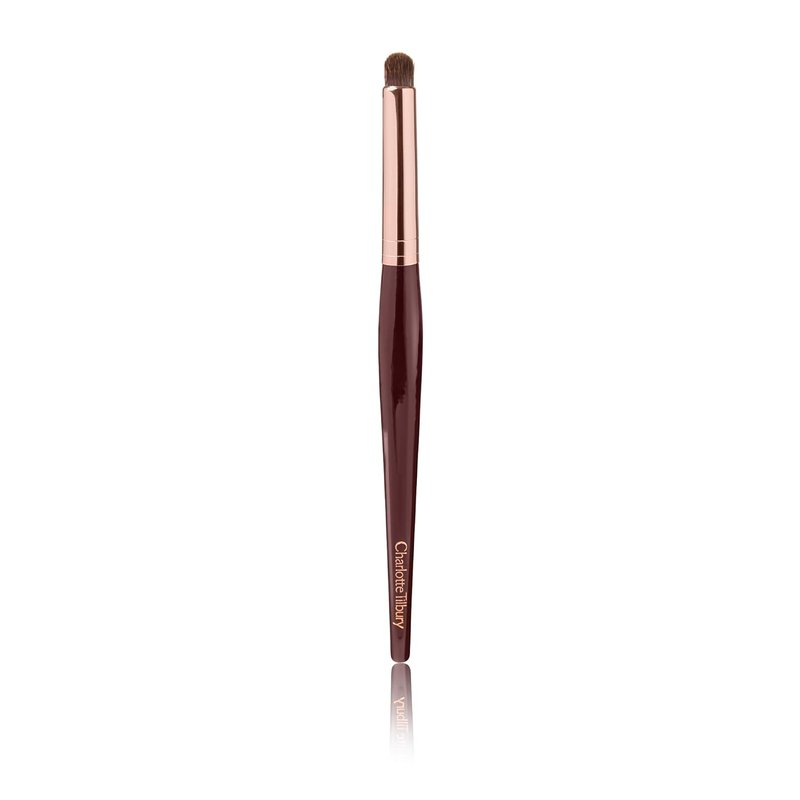 Charlotte Tilbury Eye Smudger Brush - Luxurious Wooden Handle for Precise Eyeliner Application | Rose Gold & Night Crimson