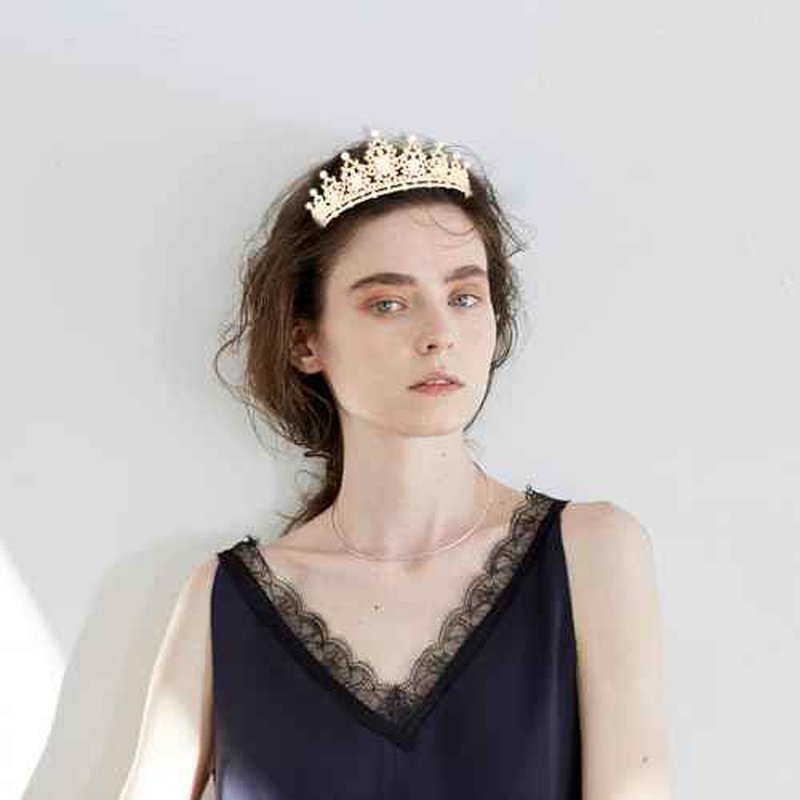 Princess Tiara and Crown for Women Wedding Tiaras for Bridal girls Tiaras and Crystal Crowns Rhinestone Headband Metal Hair Accessories for Costume Birthday Party Prom Gifts