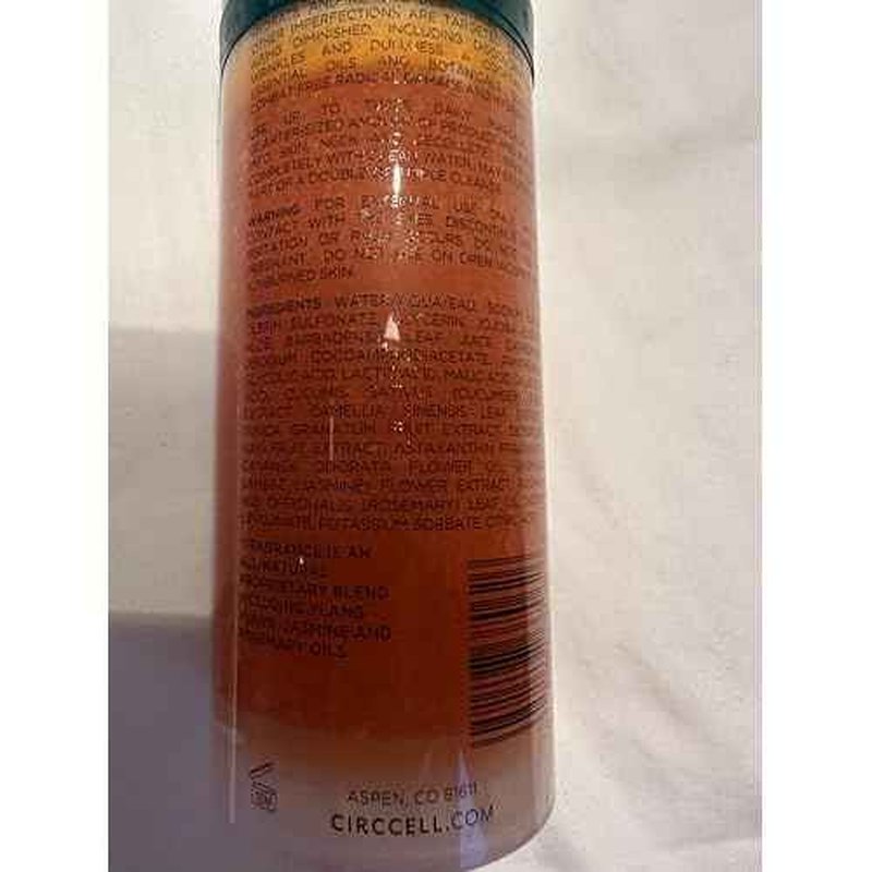 CIRCCELL Tetra Acidic Facial Cleanser: Perfect Your Skin with a Blend of Glycolic, Malic, Lactic, and Salicylic Acids Infused with Nourishing Jojoba Oils