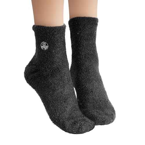 Earth Therapeutics Aloe Vera Socks ? Infused with Natural Aloe Vera & Vitamin E ? Helps Dry Feet, Cracked Heels, Calluses, Rough Skin, Dead Skin - Use with Your Favorite Lotions - Black