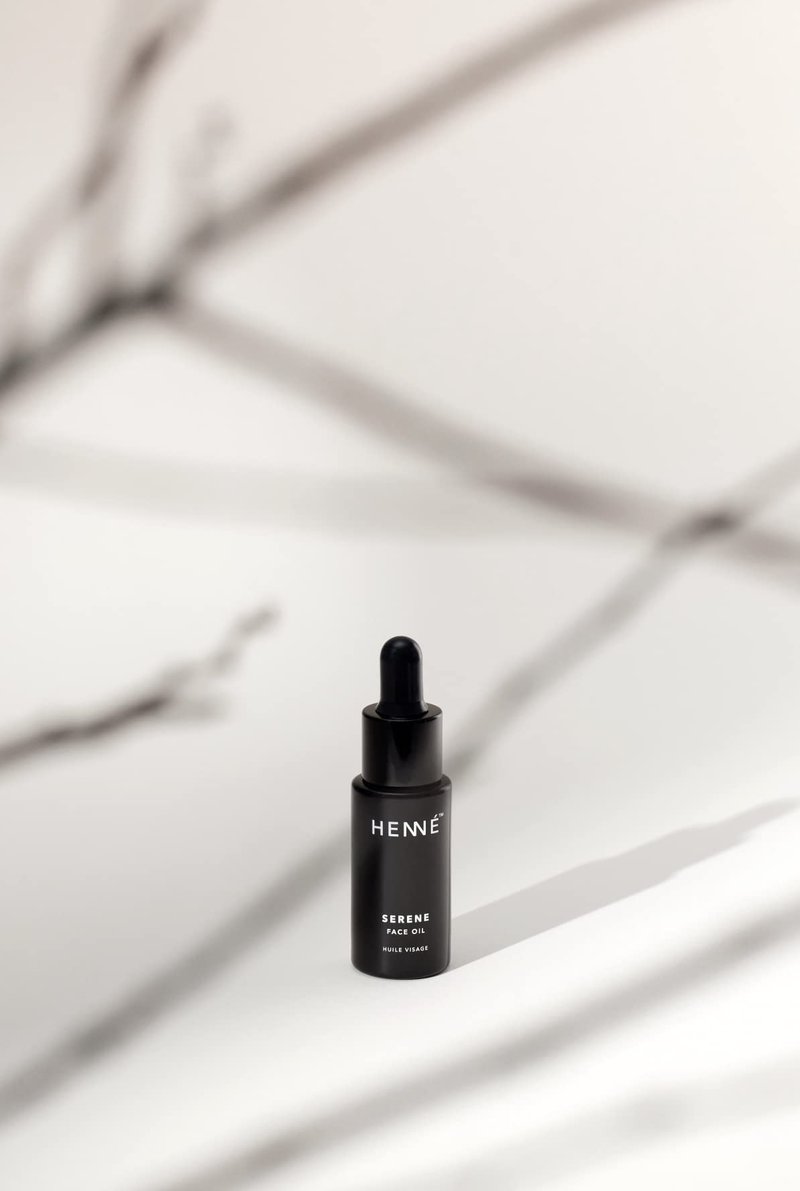 Henné Organics Serene Face Oil - Balancing & Non-comedogenic for Sensitive Skin - Vegan (Travel size, 0.35 fl oz)