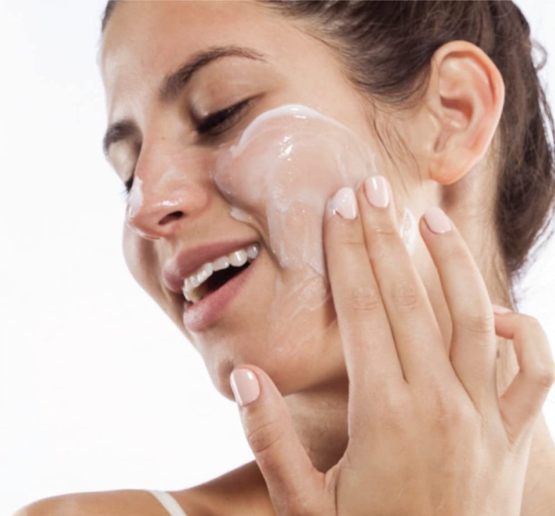 Mighty Brighty Vitamin C + Chamomile Brightening Mask - 3.2 oz | Radiant Skin Treatment