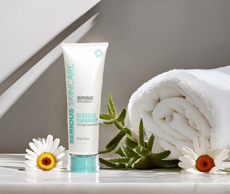 Serious Skincare Glycolic Cleanser - Daily Exfoliating Face Wash with 10% Glycolic Acid | Deep Pore Purifying, 4 Fl. Oz.
