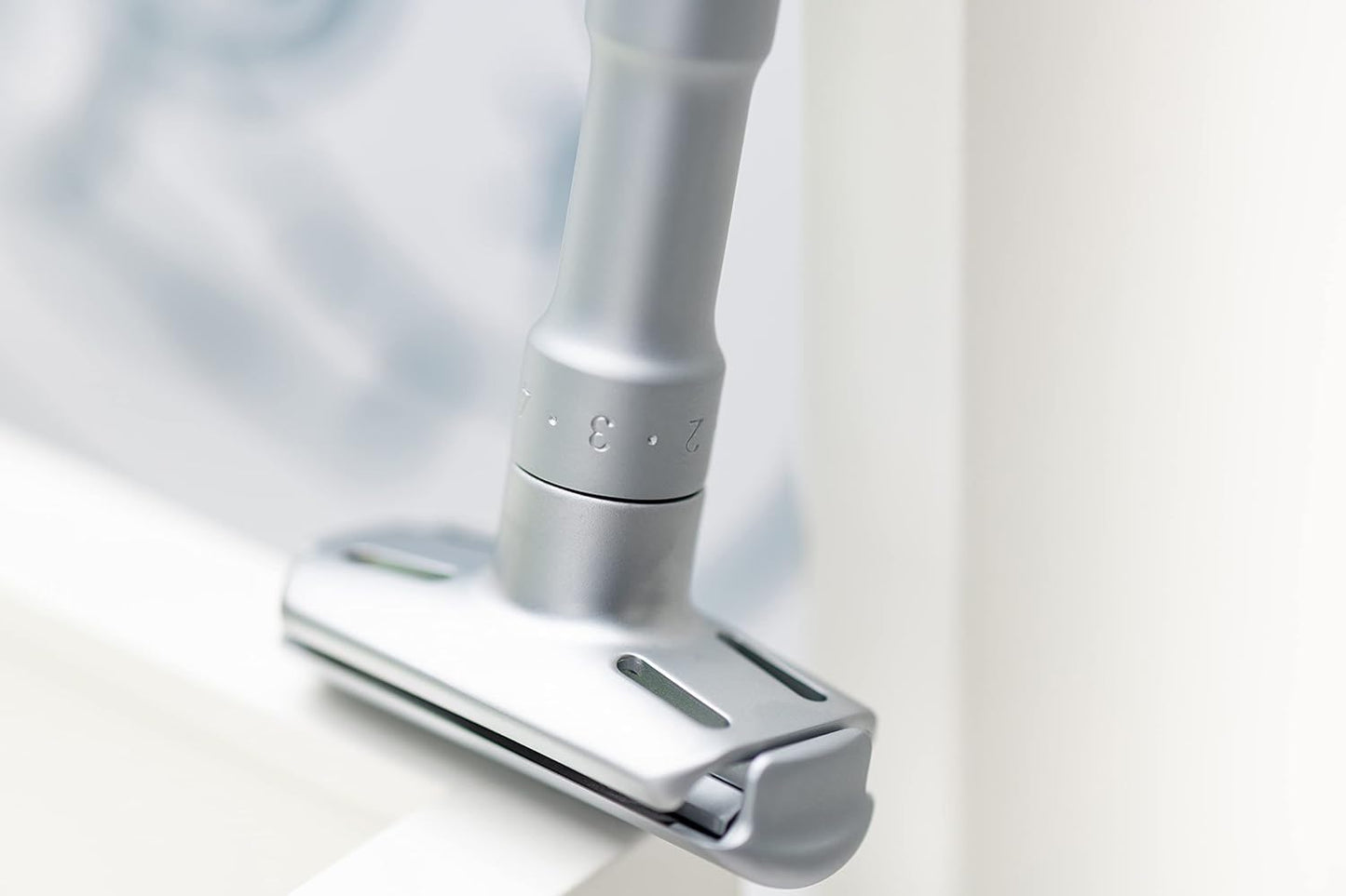 MERKUR FUTUR 700 Adjustable Double Edge Safety Razor - Matte Chrome, Adjustable Razor With Dial, Made in Germany, Plastic-Free, Snap-On Cap Design, Straight Bar