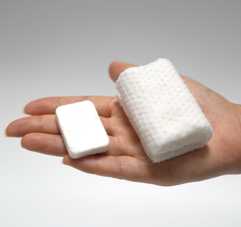 100 Pcs Compressed Disposable Face Towel Tablets, HOMIOVE Cotton Compress Compact Towel Tablets Expandable Disposable Washcloths, Reusable Magic Towels Expands in Water Wash Cloths Wipes for Travel