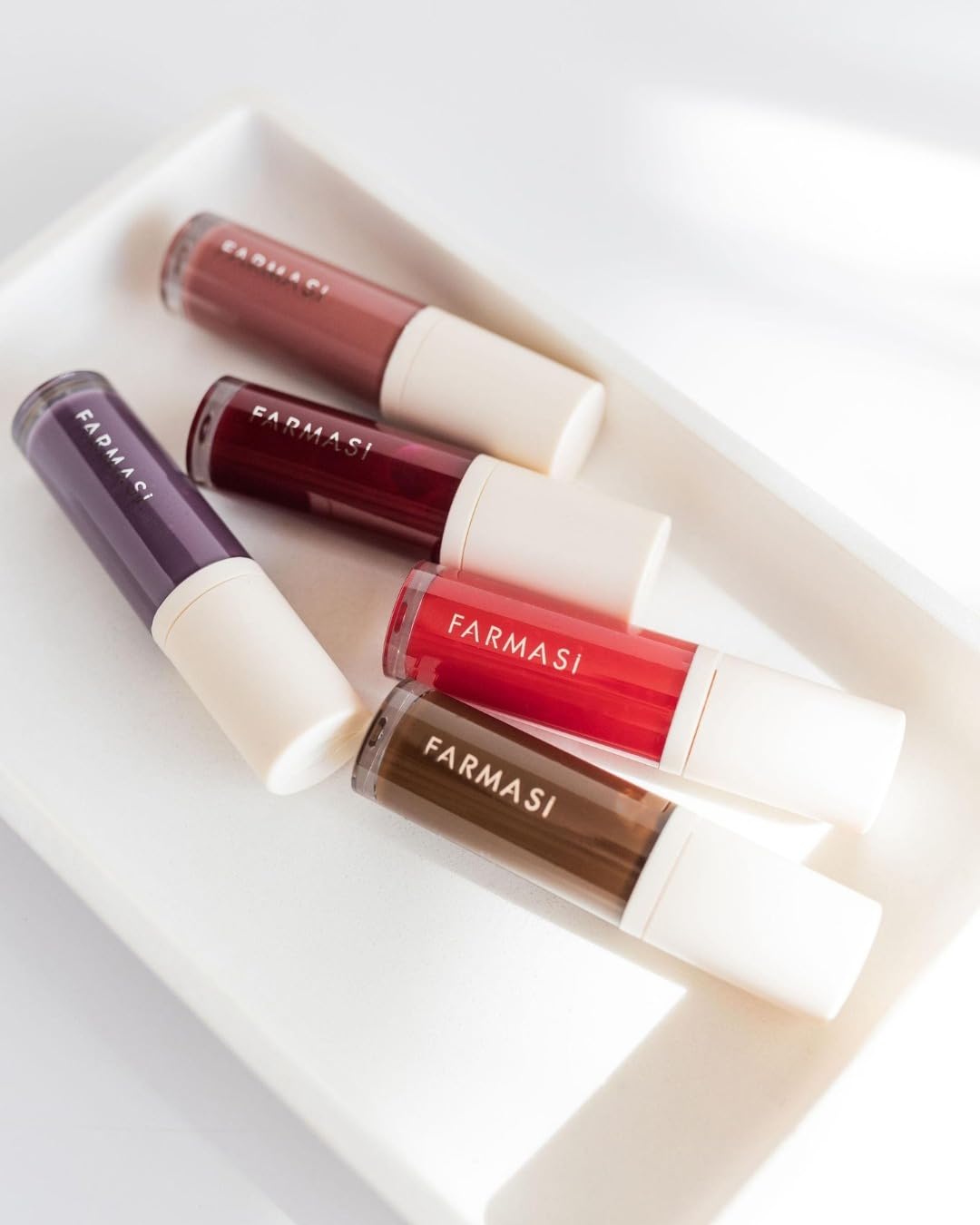 FARMASi Tinted Lip Plumper, Plumping Lip Gloss, Promoting Natural Circulation for Fuller, Younger Looking Lips, Hydrating, High-Shine, Volumizes, Lover
