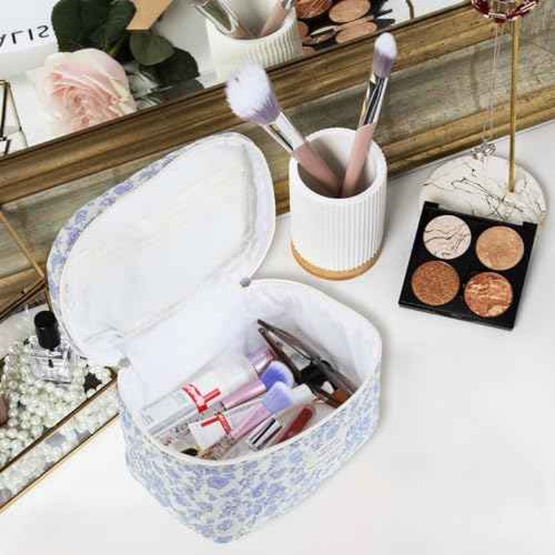 Large Makeup Bag, Cute Quilted Makeup Bag for Women, Travel Cotton Make Up Organizer Bag, Floral Coquette Aesthetic Toiletry Bag, Gift For Daughter, Preppy Things For Girls