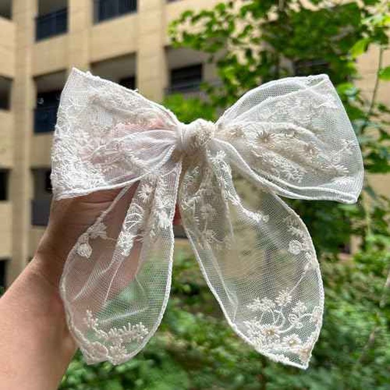 Large White Lace Hair Bow Clips for Women Girls | Cute Lace Bow for Hair Weighs Only 0.3 Oz | White Hair Decor for Wedding Pageant Prom Party Birthday Party Communion Bridal Shower (1 Pack)