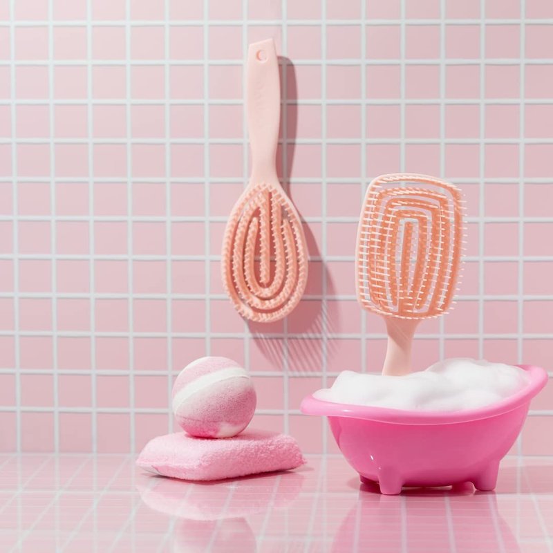FLEX DMC Detangling Brush - Ideal for Curly, Frizzy, Thick Hair | Flexible Plastic Design, Round Shape