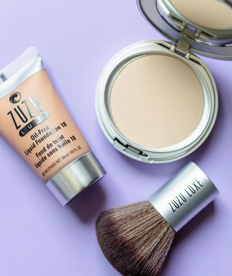 Zuzu Luxe Oil-Free Liquid Foundation - Natural Finish, Infused with Vitamins A & E | 1 fl oz, Vegan & Paraben-Free