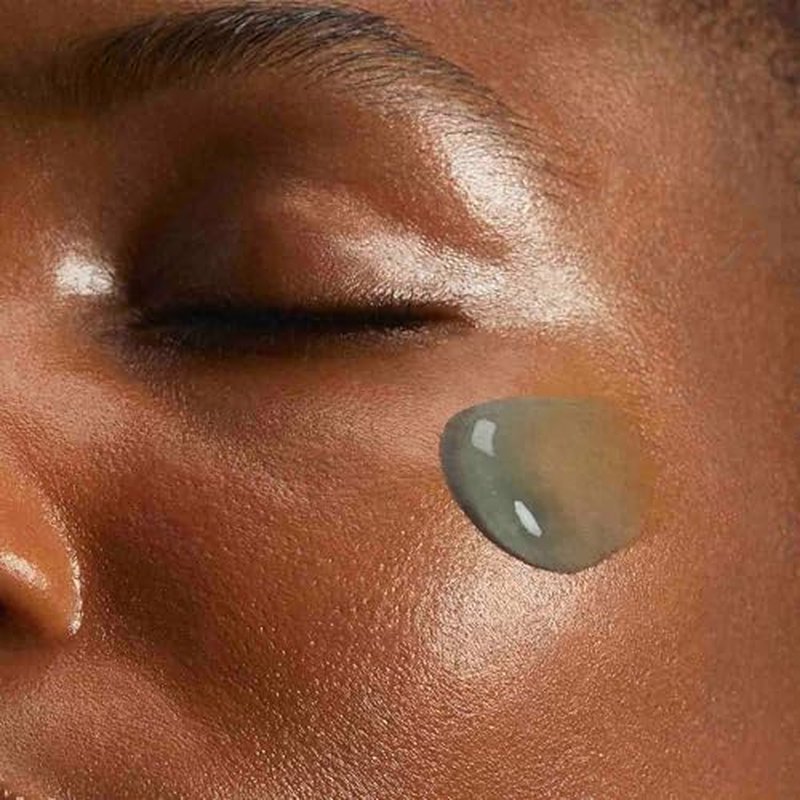 Clarins Total Eye Contour Gel | Cooling Eye Gel | Visibly Reduces Dark Circles and Puffiness | Refreshes, Hydrates and Soothes | Blend Of Natural Ingredients | All Skin Types | 0.6 Ounces