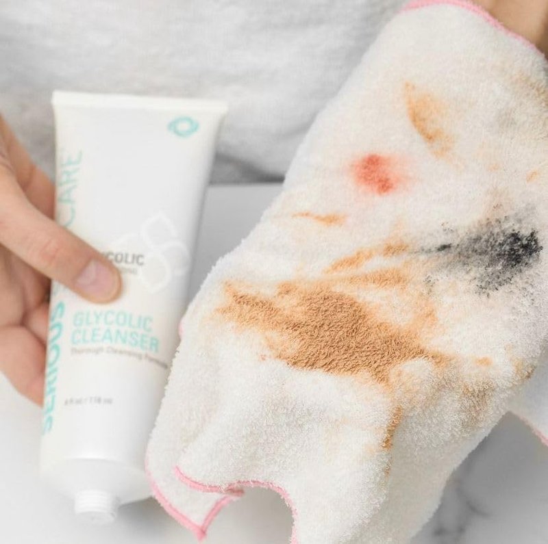 Serious Skincare Glycolic Cleanser - Daily Exfoliating Face Wash with 10% Glycolic Acid | Deep Pore Purifying, 4 Fl. Oz.