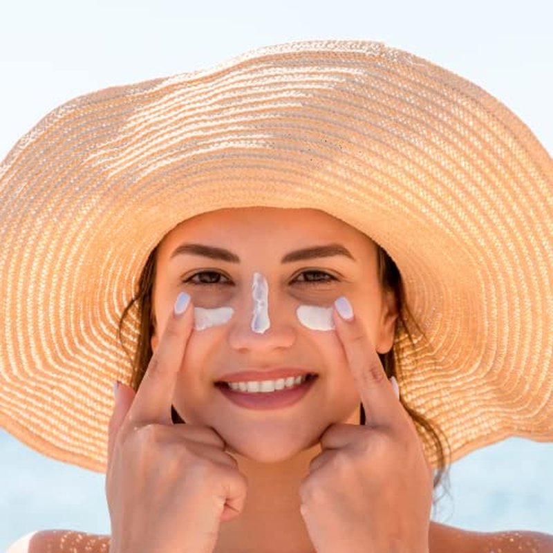 Suntegrity Moisturizing Mineral Face Sunscreen and Primer